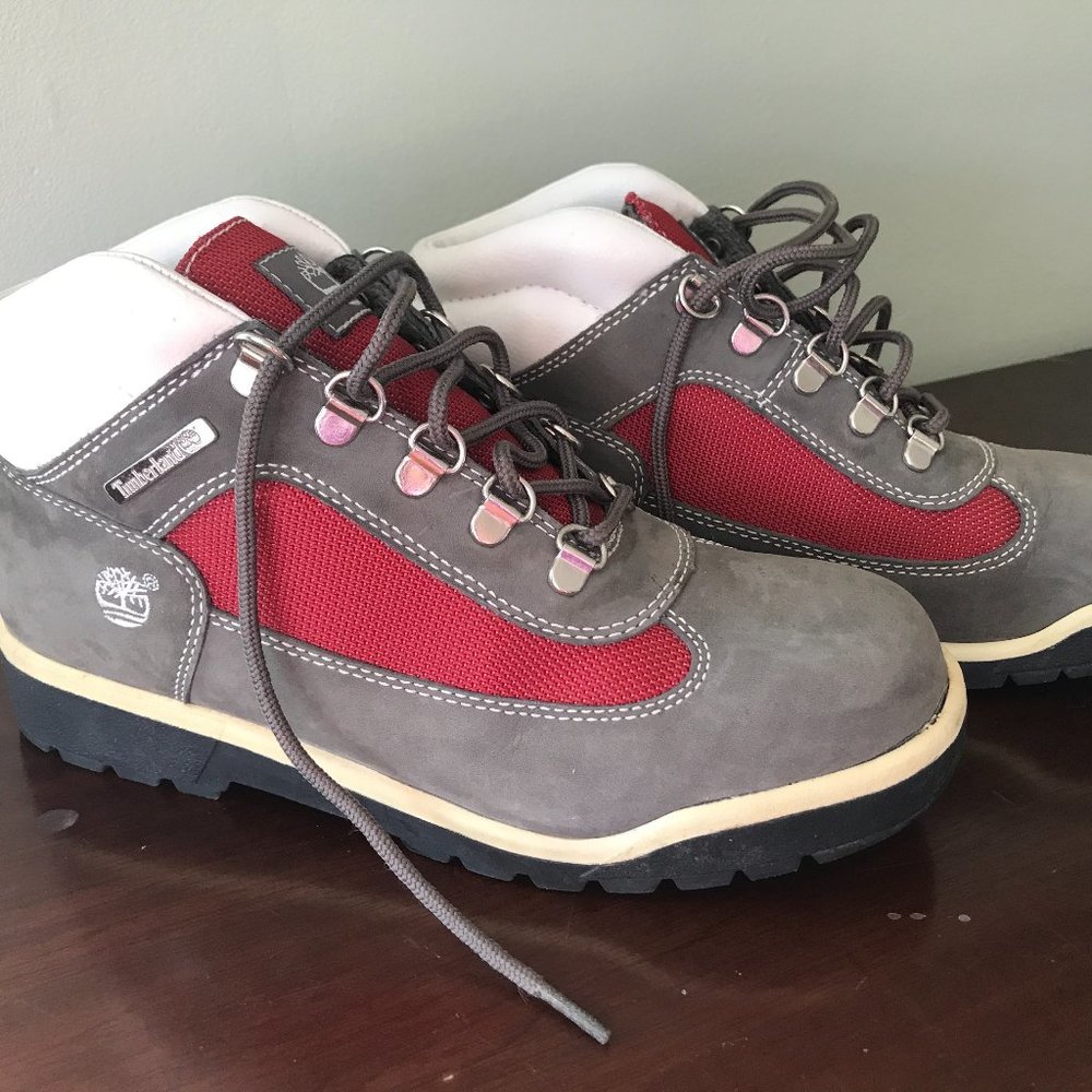 Size 6 (8 in Wms) Gray/Red Timberland Field Boots